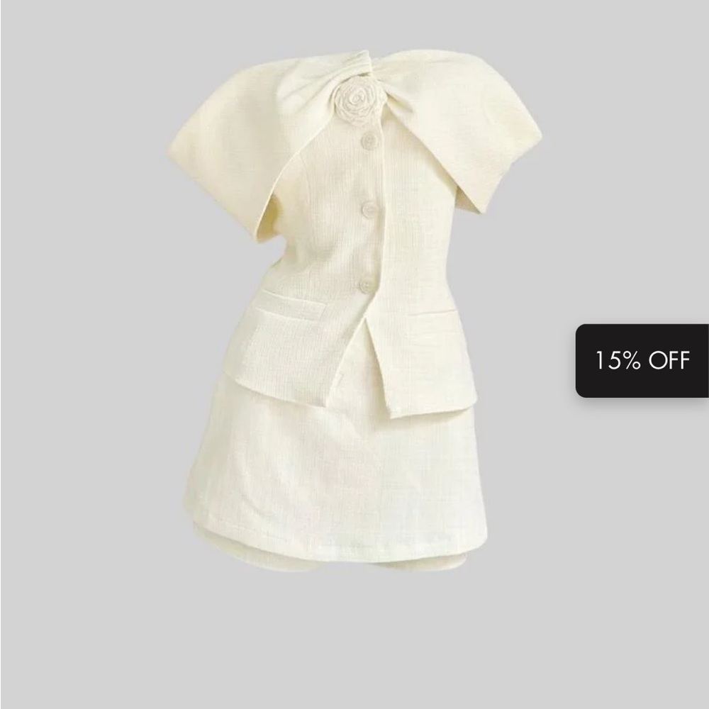 Sierra Darien ELEGANT CO-ORD WITH FLOWER DETAIL - IVOIRE